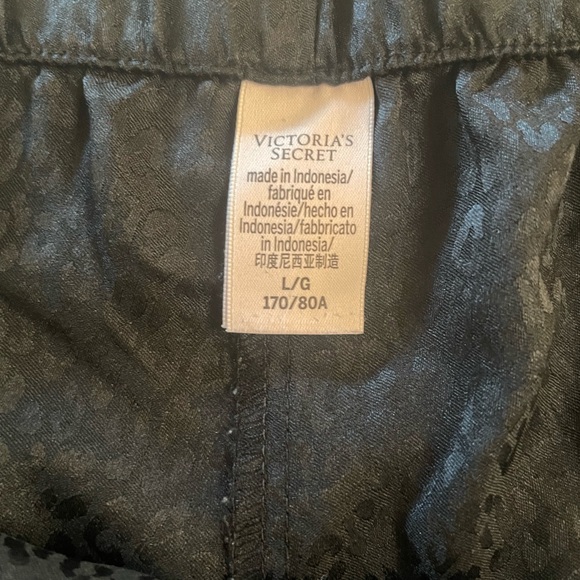 Victoria's Secret Black Animal Print Sleep Shorts - Picture 2 of 10